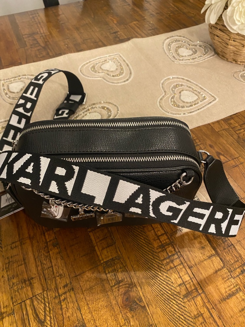 RESERVED Karl Lagerfeld Paris Maybelle Double Zip Camera Bag - Picture 10 of 16